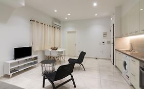 Classic One Bedroom Apartment B